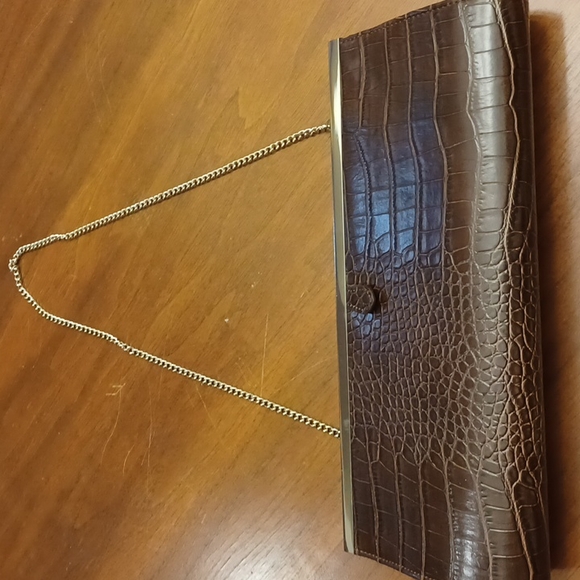 Clutch - Picture 3 of 4